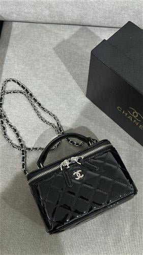 CHANEL 210