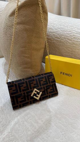 شنطة 1 FENDI