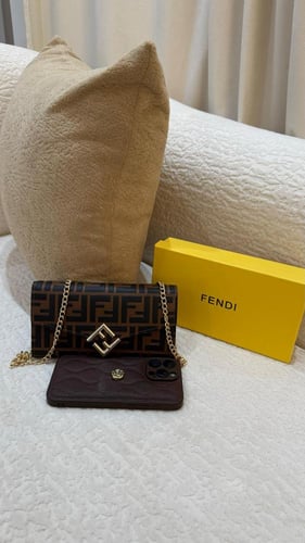 شنطة 1 FENDI