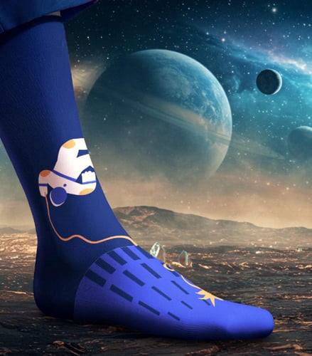 Kosma | كوزما – شراب طويل بتطريز لرائد فضاء