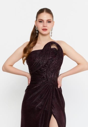 فستان طويل بدون أكمام، مصنوع من قماش لايكر الفاخر