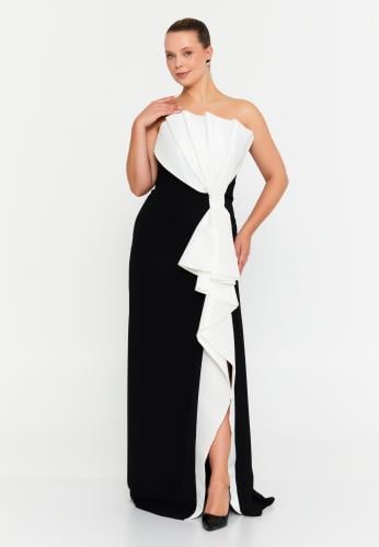 فستان ماكسي بدون حمالات بمقاس كبير