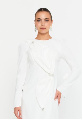 فستان سهرة عادي بأكمام طويلة وطول متوسط ​​من البول...