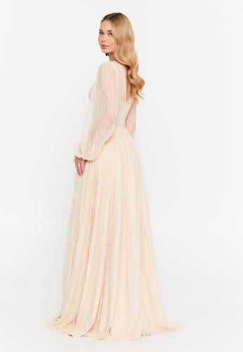 فستان سهرة أكتاف طويلة