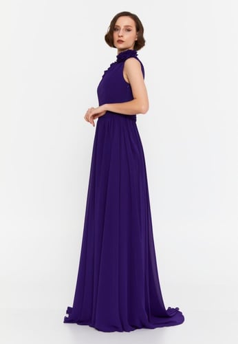 فستان سهرة طويل بدون أكمام، مصنوع من قماش الشيفون...