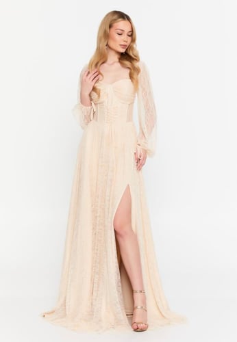 فستان سهرة أكتاف طويلة