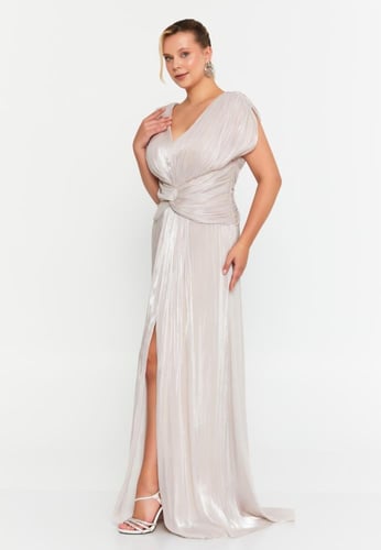 فستان زفاف ماكسي شيفون بأكمام قصيرة ومقاس كبير