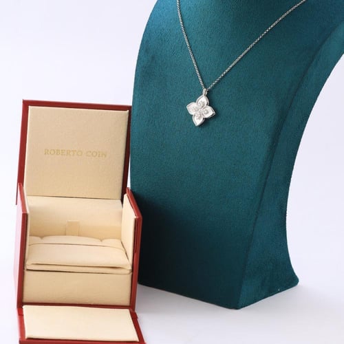 عقد ذهب عيار 18