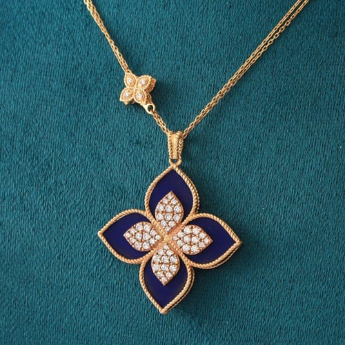 عقد ذهب عيار 18