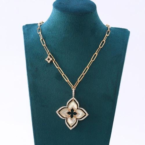 عقد ذهب عيار 18