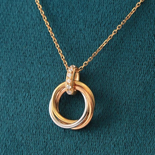 عقد ذهب عيار 18