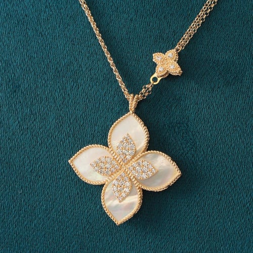 عقد ذهب عيار 18