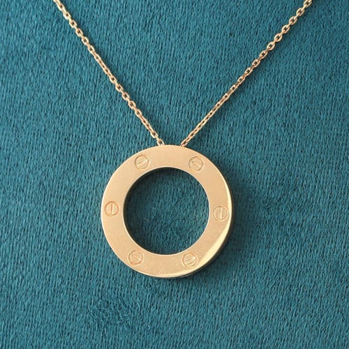 عقد ذهب عيار 18