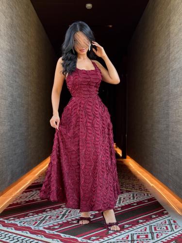 فستان عودي بخامة انيقة وفخمة