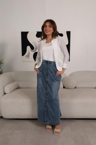 تنورة جنز فاتح