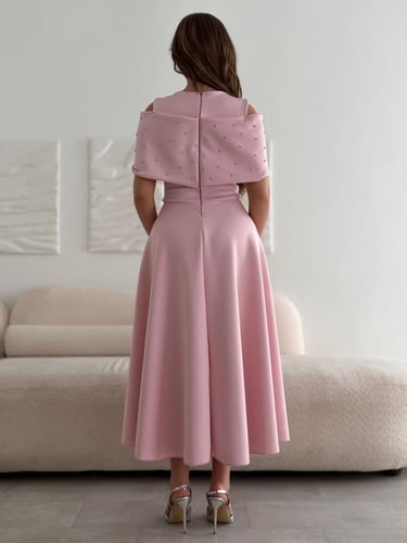 فستان ميدي وردي كولد شولدر مرصع بالكريستال