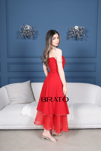 فستان احمر ناعم كريب مع اورجنز