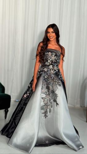 فستان سهرة مموج بتطريز فاخر للمناسبات