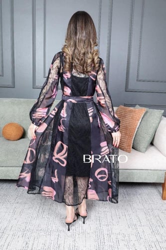 فستان تصميم اورجنز مع دانتيل اسود