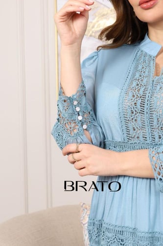 فستان تيفاني مع دانتيل ناعم