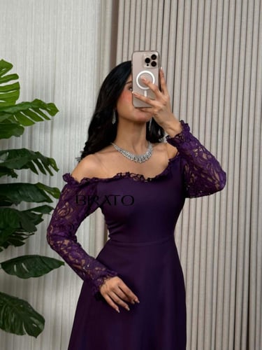 فستان بنفسجي اوف شولدر بأكمام دانتيل