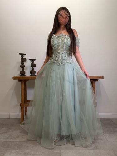 فستان سهرة تيفاني طويل بياقة مكشوفة