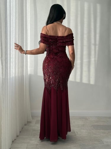 فستان سهرة مطرز أوف شولدر