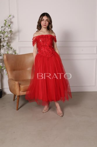 فستان احمر سهرة محير