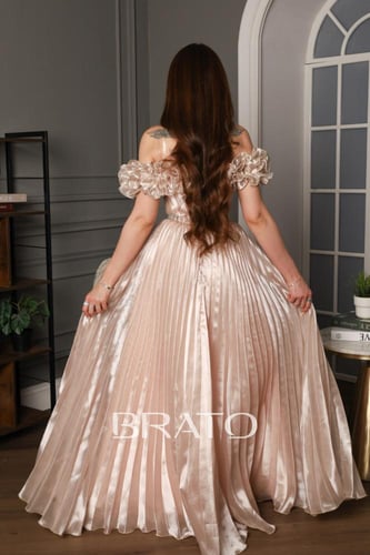 فستان سهرة فخم وانيق بتكسيرا