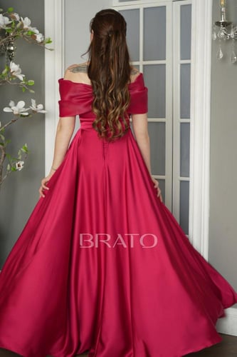 فستان احمر بقصة انيقة