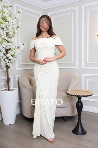 فستان أبيض أوف شولدر