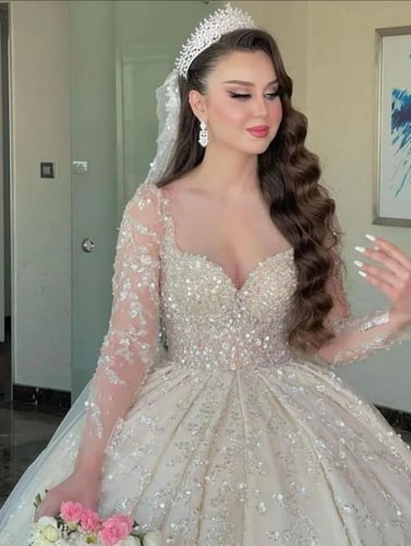 فستان زفاف عربى فاخر بأكمام طويلة فى دبى فستان زفا...