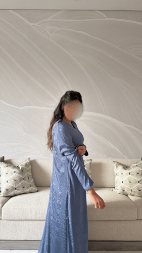 جلابية مبطنه بقماش حرير الناعم باللون الازرق الفات...