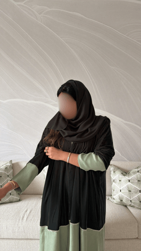 عباية مخمل مع حرير مغسول باللون الاخضر