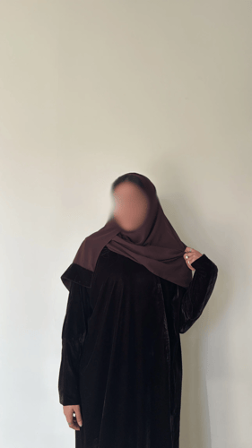 عباية مخمل سادة