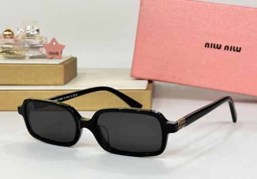 نظارة Miumiu ماستر