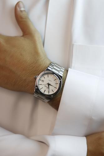 ساعة رجالية ستيل باللون الفضي وميناء ابيض