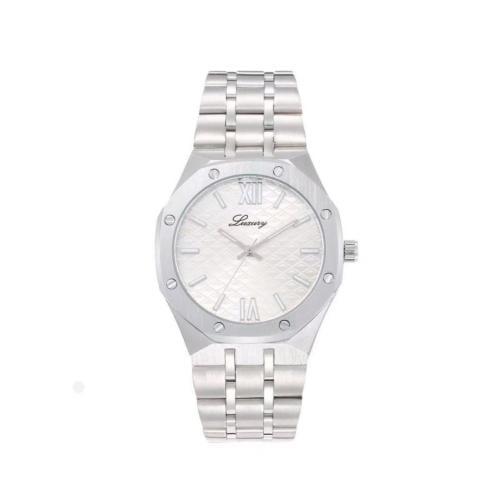 ساعة رجالية من الستيل باللون الفضي