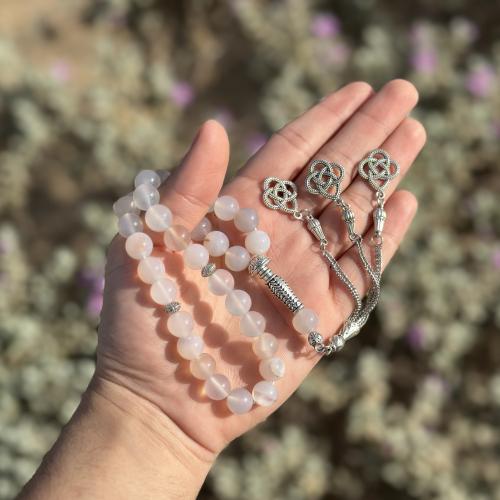 سبحة عقيق برازيلي - ابيض مخلوط