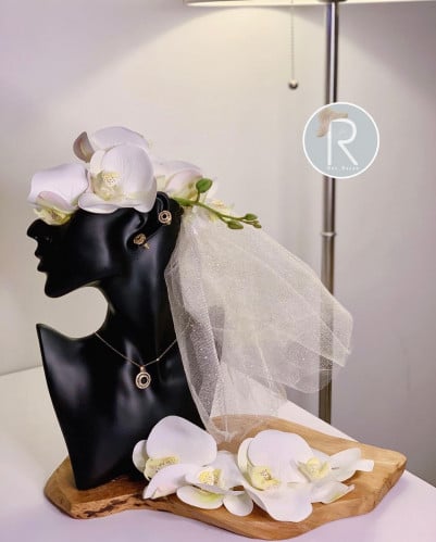 مانيكان مع قاعدة