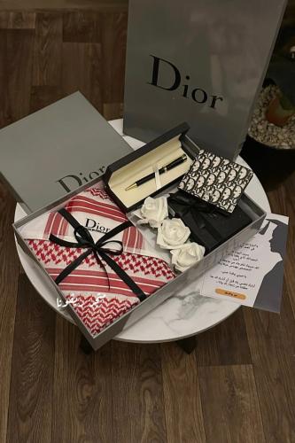 شماغ وسبحه وبوك