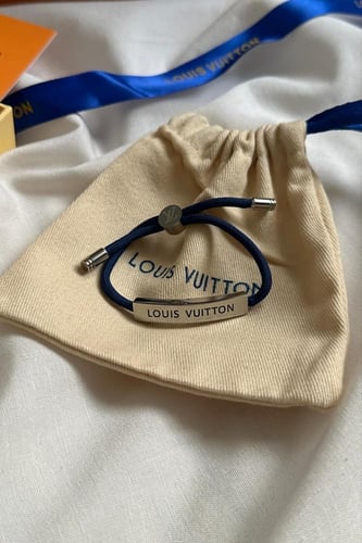 اساور لويس مع ملحقات الماركه