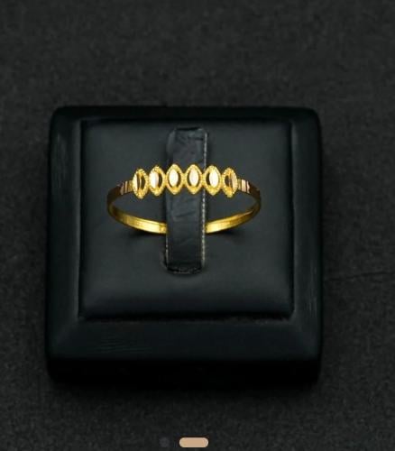 خاتم ذهب نسائي بتصميم انيق