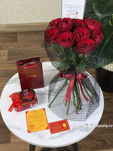 اسوارة رجاليه مع باقه ورد