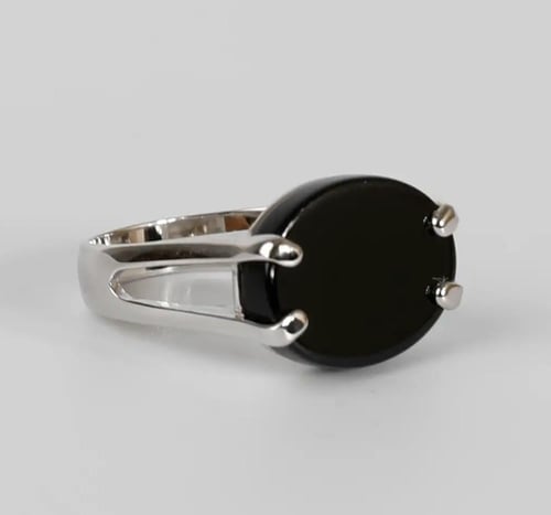 خاتم فضه الملكي اسود