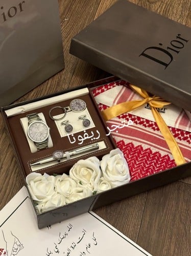 بوكس العيد شماغ وطقم ساعه بالاسماء