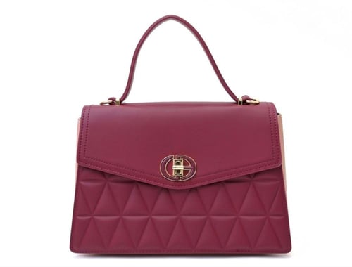 حقيبة يد بتصميم جذاب