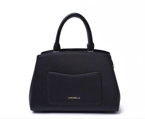 حقيبة نسائية بتصميم أنيق