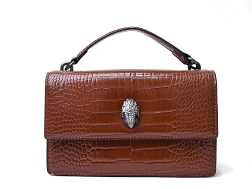 حقيبة بتصميم فاخر بنمط كلاسيك