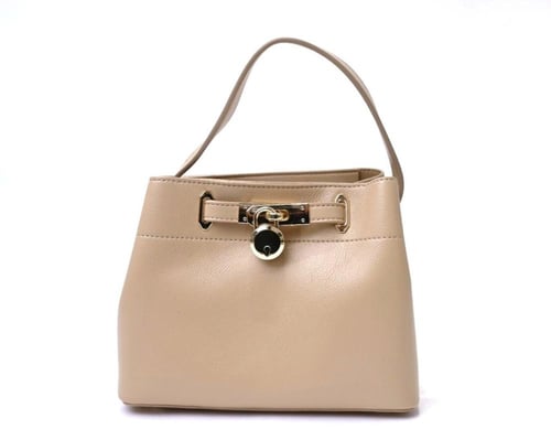 حقيبه بتصميم انيق